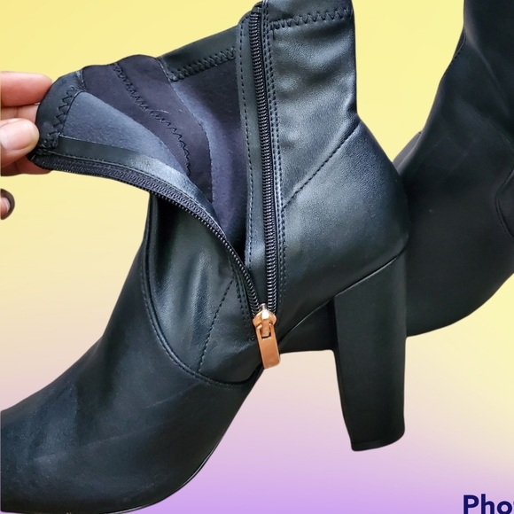 ❤sold❤🍄black vegan leather booties - Picture 5 of 7